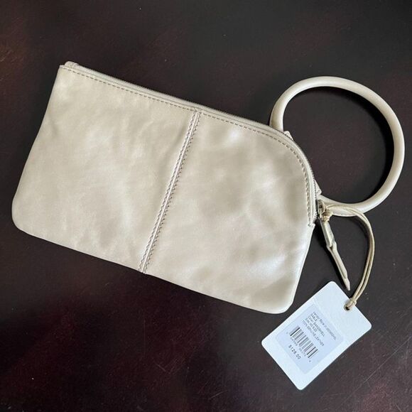 NWT HOBO Genuine Leather Sandshell Sable-Style Wristlet Purse Handbag Clutch - Picture 2 of 9
